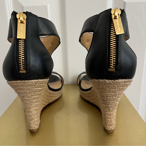 Michael Kors Espadrilles Wedges in Black Leather/Gold; Size 7.5M - Picture 4 of 9